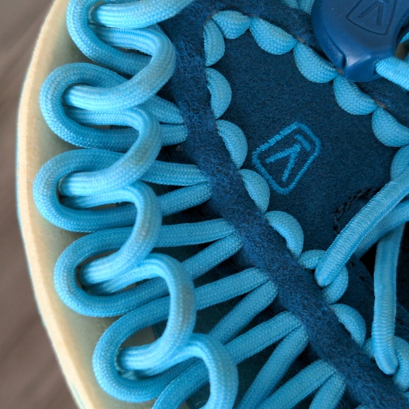 Keen Uneek Sandals, blue, Women's size 7, recycled materials, bungee cord - Picture 6 of 7
